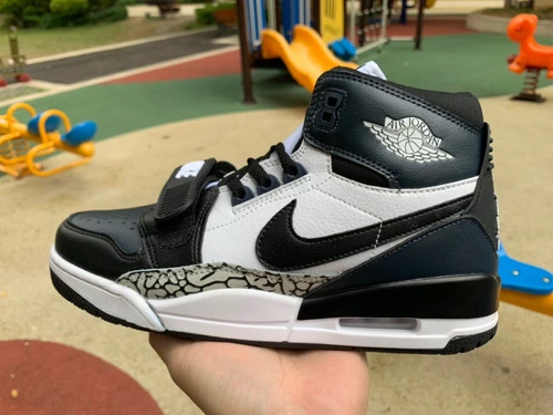 Air Jordan Legacy 312 Obsidian Sneaker DO7441-401