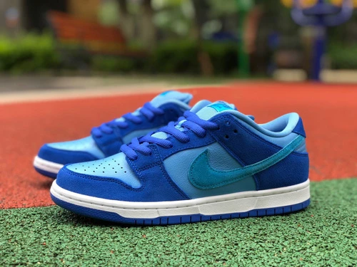 Nike SB Dunk Low "Blue Raspberry" DM0807-400