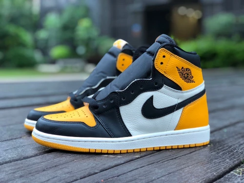 Air Jordan 1 High OG Yellow Toe 555088-711