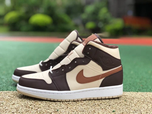 Air Jordan 1 Mid Brown Sneakers DO6699-200