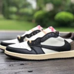 Travis Scott x Air Jordan 1 Low Brown Sneakers CQ4277-105