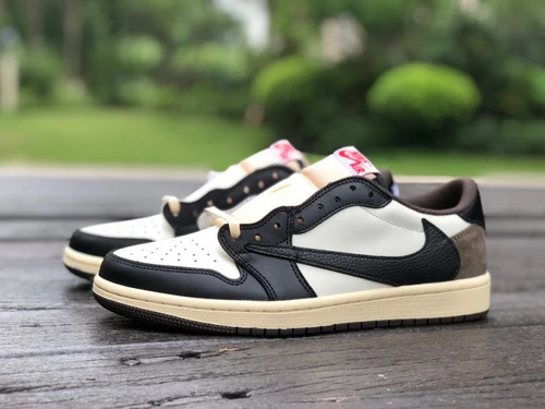 Travis Scott x Air Jordan 1 Low Brown Sneakers CQ4277-105