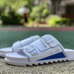 LOUIS VUITTON Slides Blue