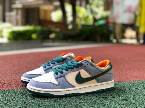 Katsuhiro Otomo x Nike Dunk Low White Blue Green LF0039-017