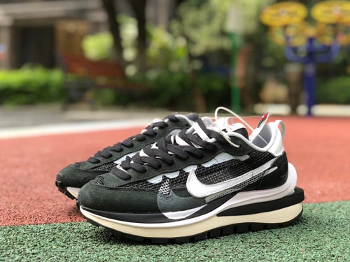 Nike x Sacai Vaporwaffle Black White CV1363-001