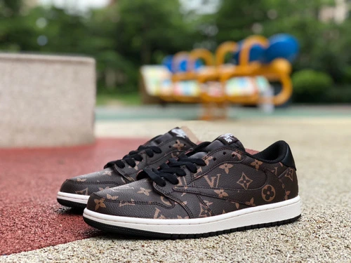 Travis Scott x Nike Air Jordan 1 Low Brown Sneakers DM7866