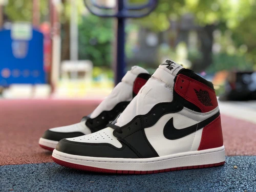 Air Jordan 1 OG Black Toe Classic High-Top Sneaker 555088-575441-125