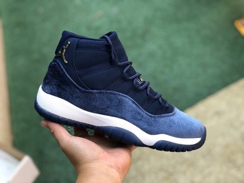 Air Jordan 11 WMNS "Midnight Navy" Navy Velvet Basketball Shoes AR0715-441