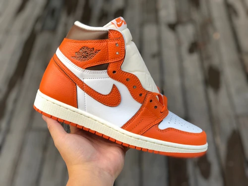 Air Jordan 1 High OG WMNS "Starfish" Orange Sneakers DO9369-101