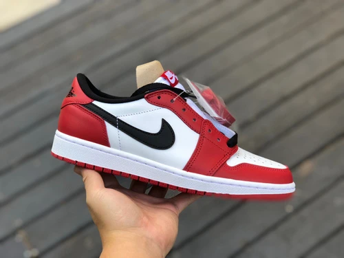 Air Jordan 1 Chicago Low Low-Top Sneaker 705329-600