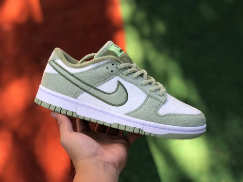 Nike Dunk Low "Fleece" White Green DQ7579-300