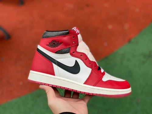 Air Jordan 1 Chicago Retro OG High-Top Sneaker DZ5485-612