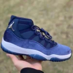 Air Jordan 11 WMNS "Midnight Navy" Navy Velvet Basketball Shoes AR0715-441