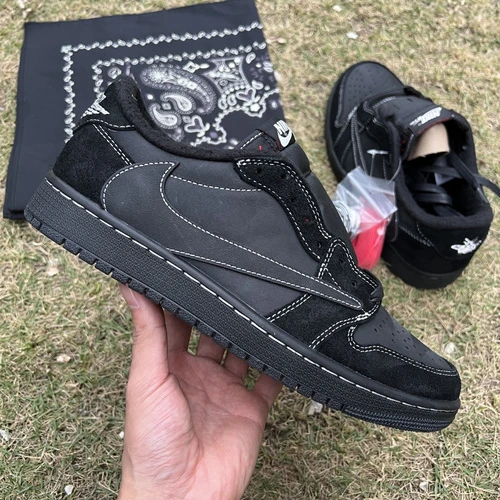 Travis Scott x Air Jordan 1 Low Black Phantom T1 DM7