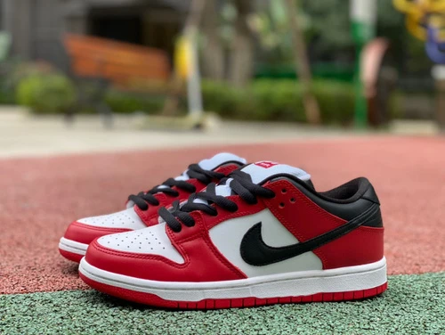 Nike SB Dunk Low "Chicago" Black White Red BQ6817-600