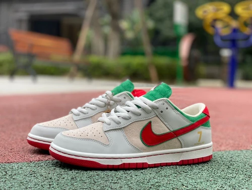 Nike Dunk Low "Portugal" Custom AT2022-885