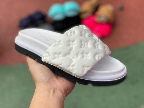 LOUIS VUITTON Pool Pillow Comfort Slides White