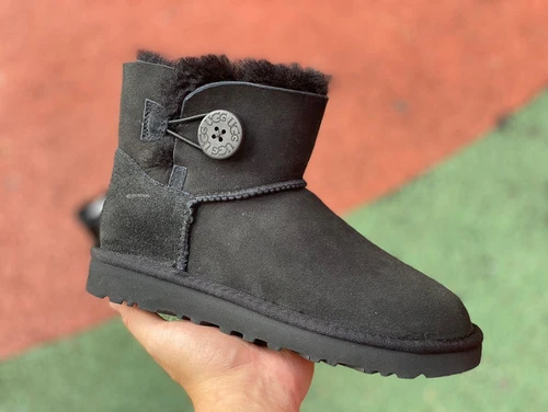 UGG Bailey Black Short Boots