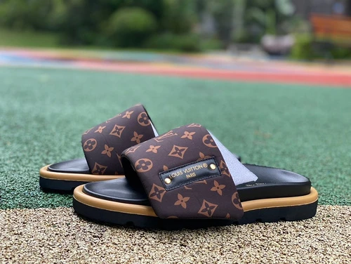 LOUIS VUITTON Slides Black Brown