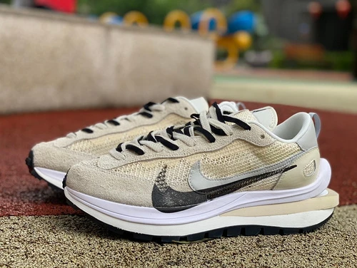 Nike x Sacai Vaporwaffle Beige White CV1363-101