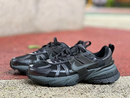 Nike V2K Run Black FN6703-001