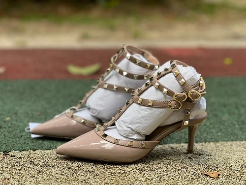 Valentino Rockstud Beige