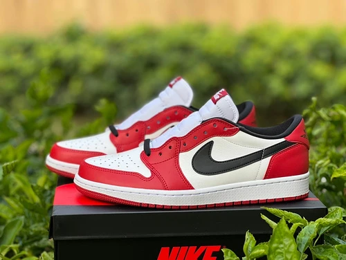 Air Jordan 1 Chicago Low 705329-600