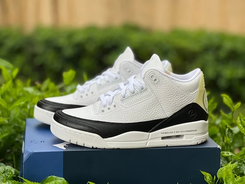 Air Jordan 3 x Fragment "White Black" DG 2.0 Version DA3595-100