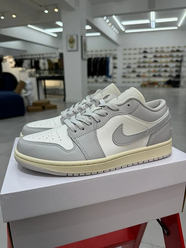 Air Jordan 1 Low White Gray DC0774-103