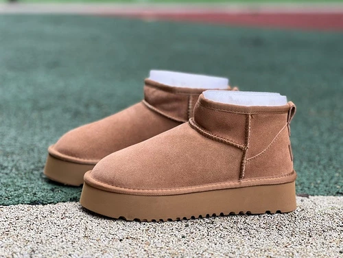 UGG Brown Mid-Top