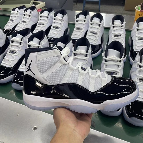 Air Jordan 11 "Concord"