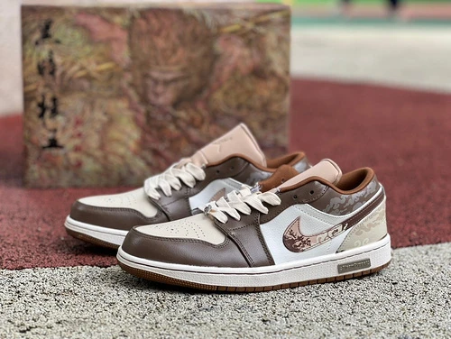 Air Jordan 1 Low Brown HF5753-221