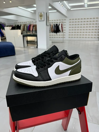 AJ1 Low Olive Green 553558-092