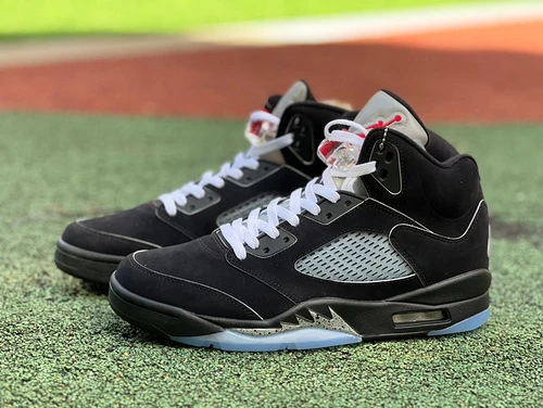 Air Jordan 5 "Black Metallic Reimagined" 2025 HF3975-001