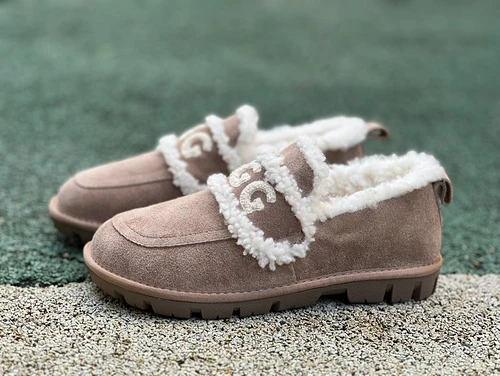 UGG Low-Top Slides