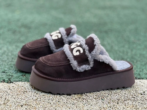 UGG Low-Top Slides