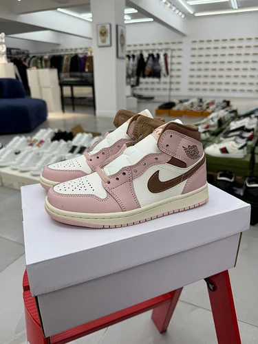 AJ1 Mid Pink White BQ6472-620