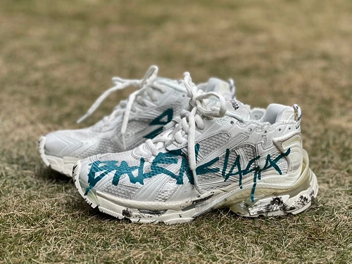 Balenciaga Runner Graffiti White