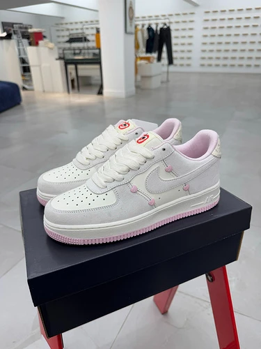 Air Force 1 Valentine's Day Limited Edition HV5992-111