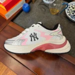 MLB New York Yankees Curve Runner White Pink 3ARNSPL4N GP011