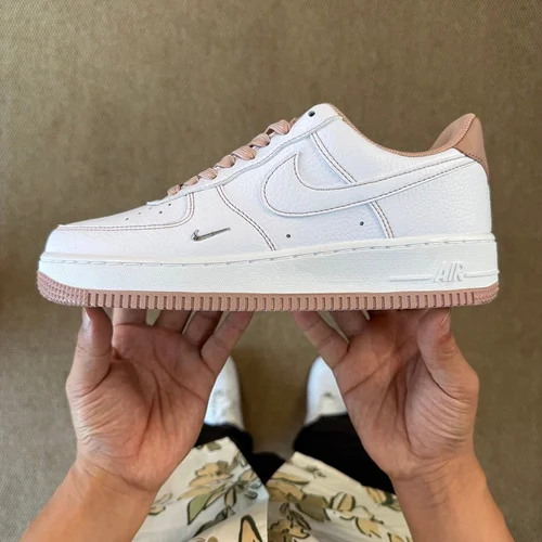 3A 正版 Air Force 1 AF1 小钩白粉运动鞋 IB6543-100
