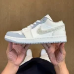 DT 正版 AJ1 低帮灰椰奶运动鞋 IH7323-100