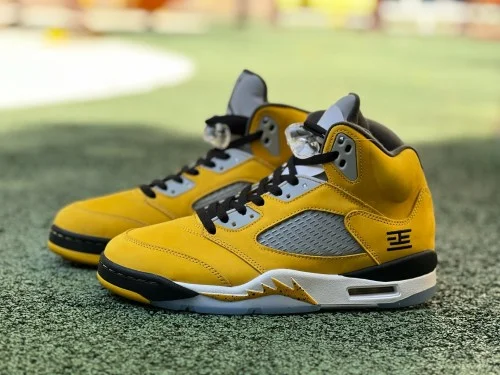 正版 AJ5 东京限定版运动鞋 IO3372-700