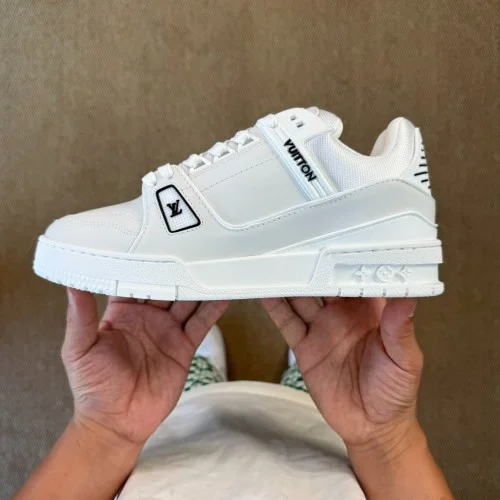 路易威登 x Nigo 联名 Portrait 白色训练鞋