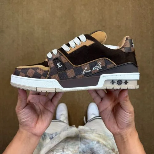 路易威登 x Nigo 联名 Portrait 蒙ogram 棕色训练鞋