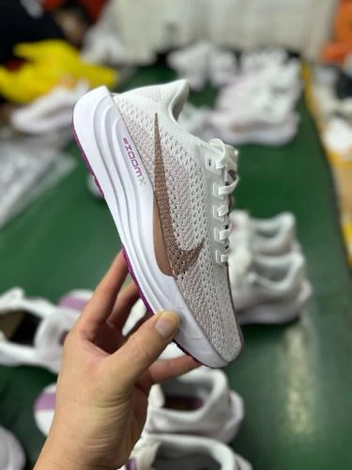 耐克 Zoom Pegasus Plus 马拉松跑鞋 FQ7261-108