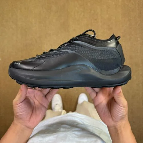 Roa Sella 户外鞋 尼龙黑色 Gorpcore 风格