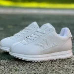 路易威登 x Nigo 联名纯白足球鞋 FW25