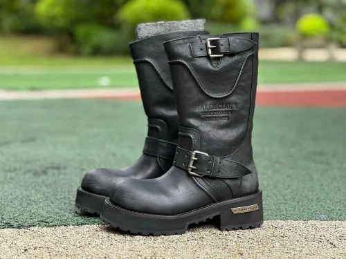 巴黎世家 FW25 毒液靴复古情侣摩托靴