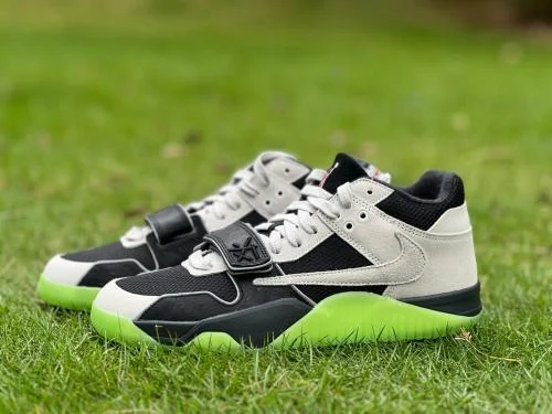 正版 Jordan Travis Scott 夜光灰黑绿运动鞋 IH7971-001